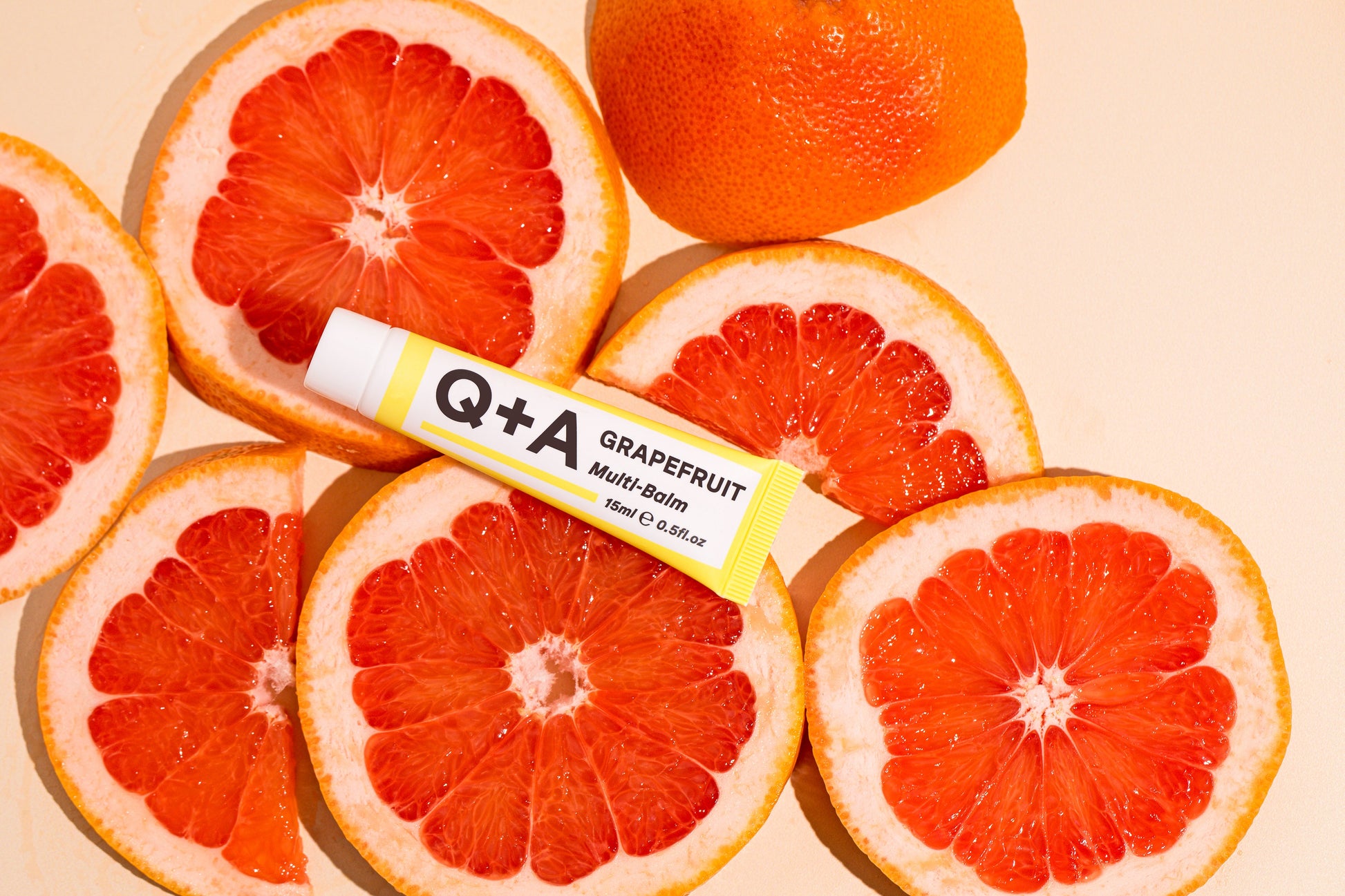 Q+A Grapefruit Multi Balm yleisvoide tuubissa Fresh Grapefruits