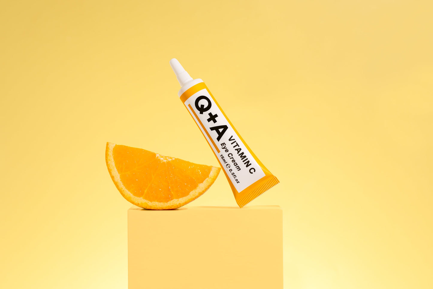 Q+A Vitamin C Eye Cream - kirkastava silmänympärysvoide C-vitamiinisilmänympärysvoide